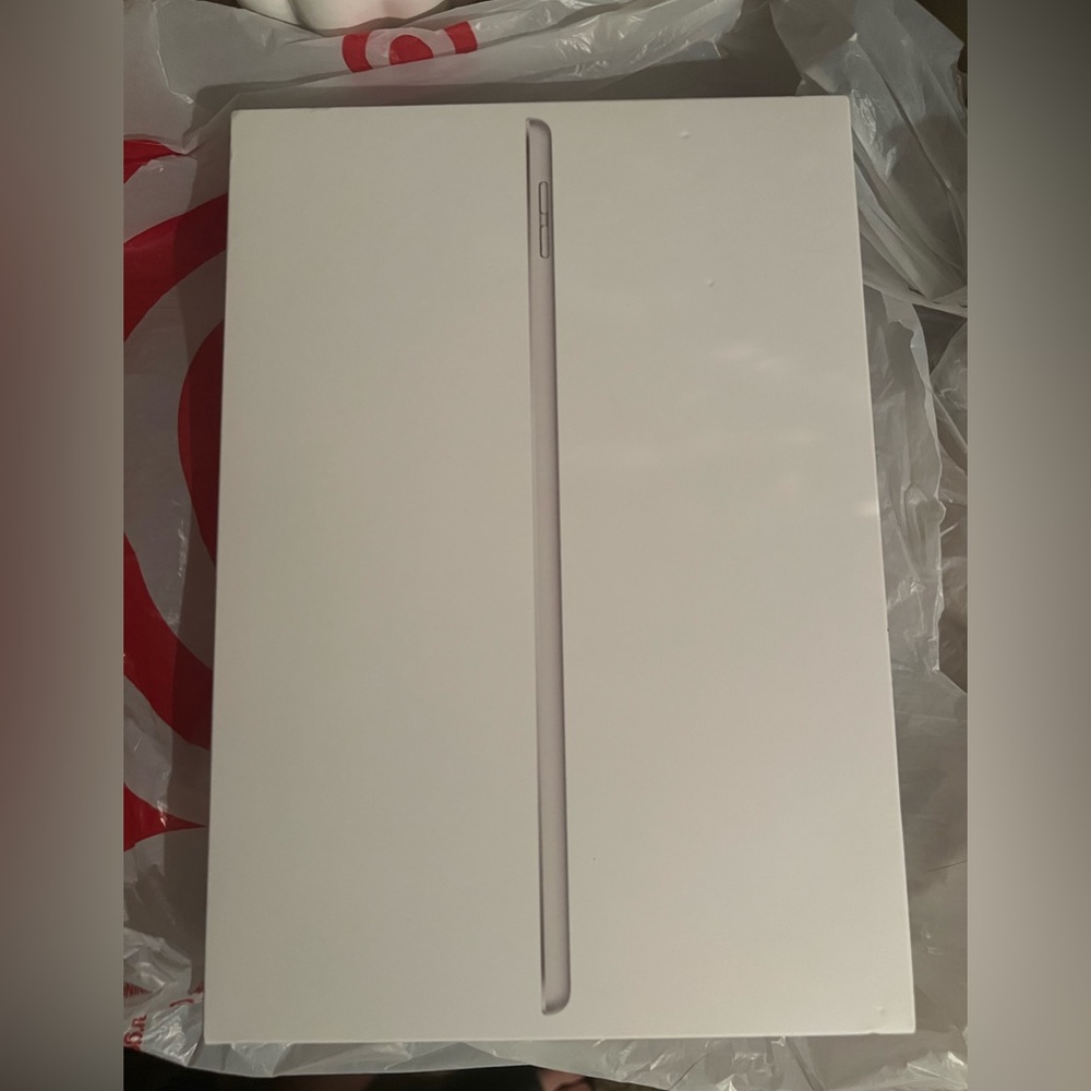 Apple IPad 9th Generation 64gb in Silver BNIB